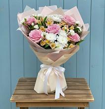 Букет цветов из:  Гвоздики, Орхидеи и Розы в Елань-Колено