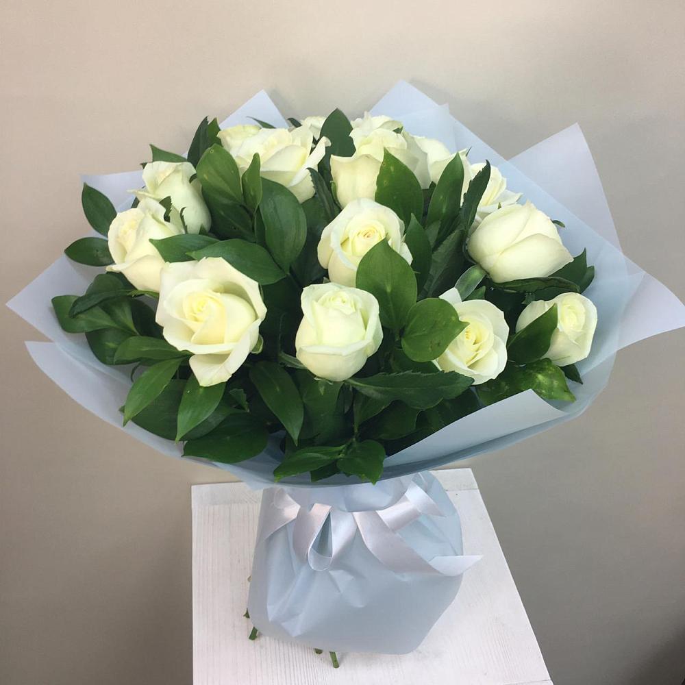Букет 15 Белых роз Проуд в Елань-Колено