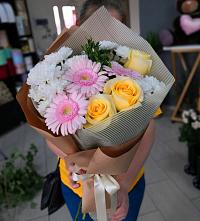 Букет цветов из:  Герберы, Розы и Хризантемы в Елань-Колено