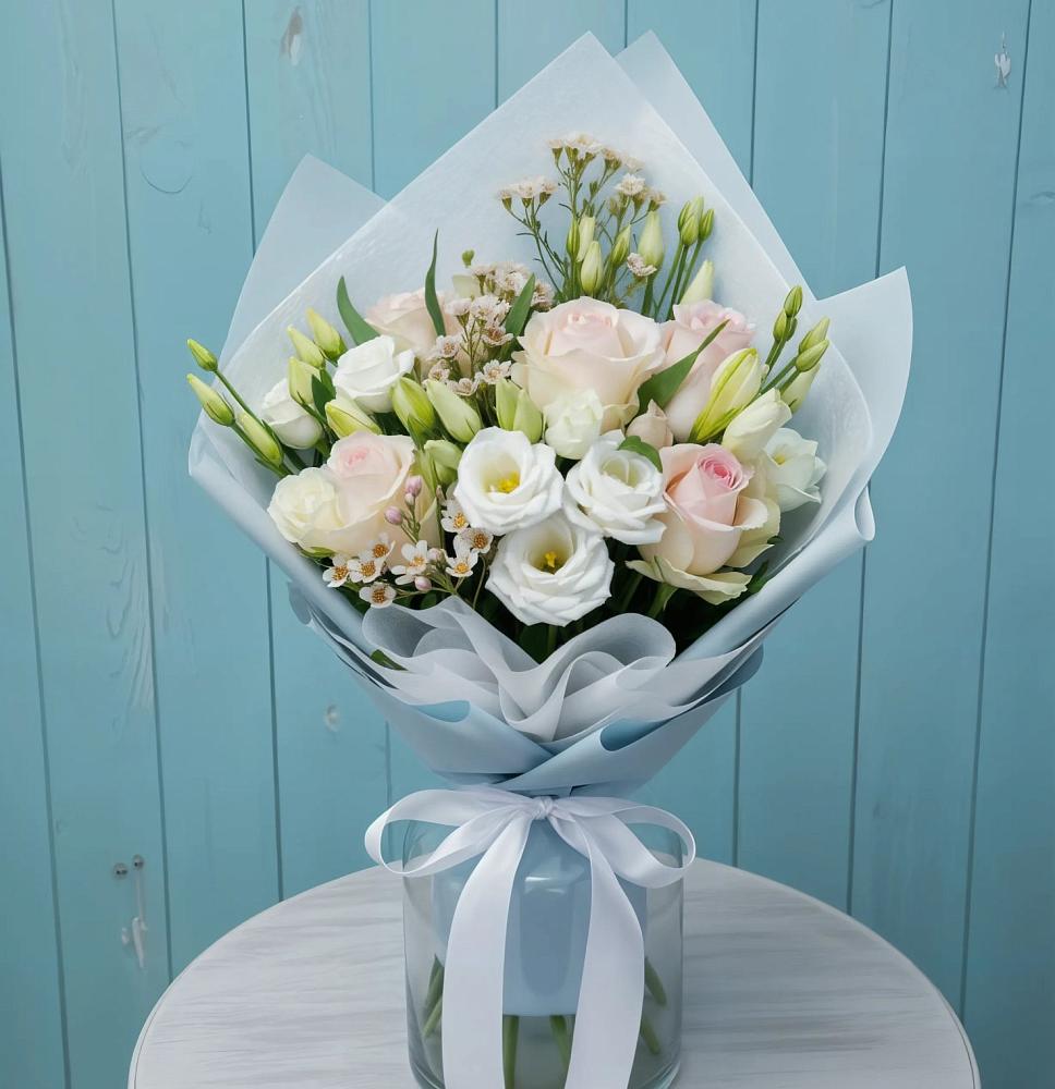 Букет цветов из: Розы и Лизиантусы в Елань-Колено