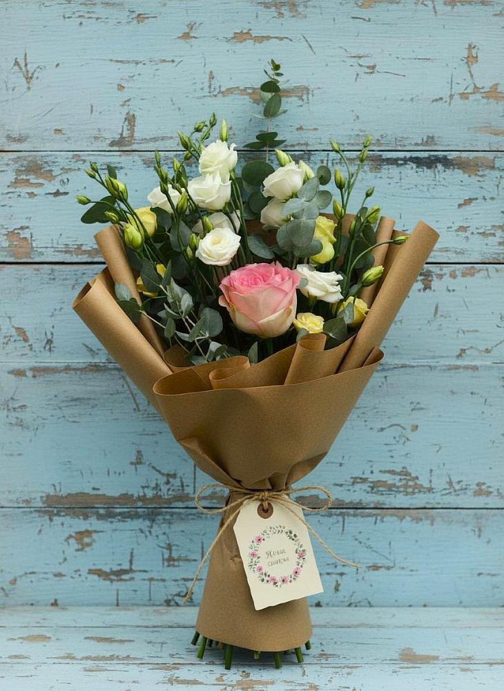 Букет цветов из: Розы и Лизиантусы в Елань-Колено