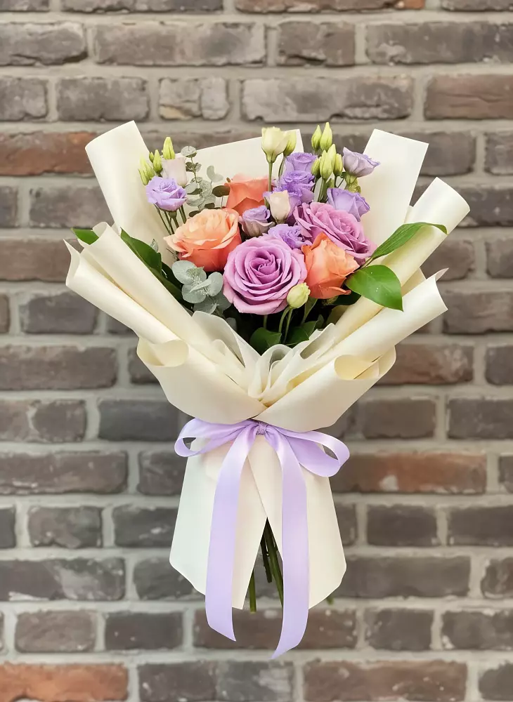 Букет цветов из: Лизиантусы и Розы в Елань-Колено