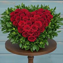 Цветочная композиция из Розы в виде сердца в Елань-Колено