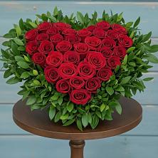 Цветочная композиция из Розы в виде сердца в Елань-Колено