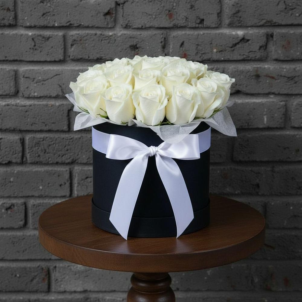 Цветочная композиция из Розы в шляпной коробке в Елань-Колено